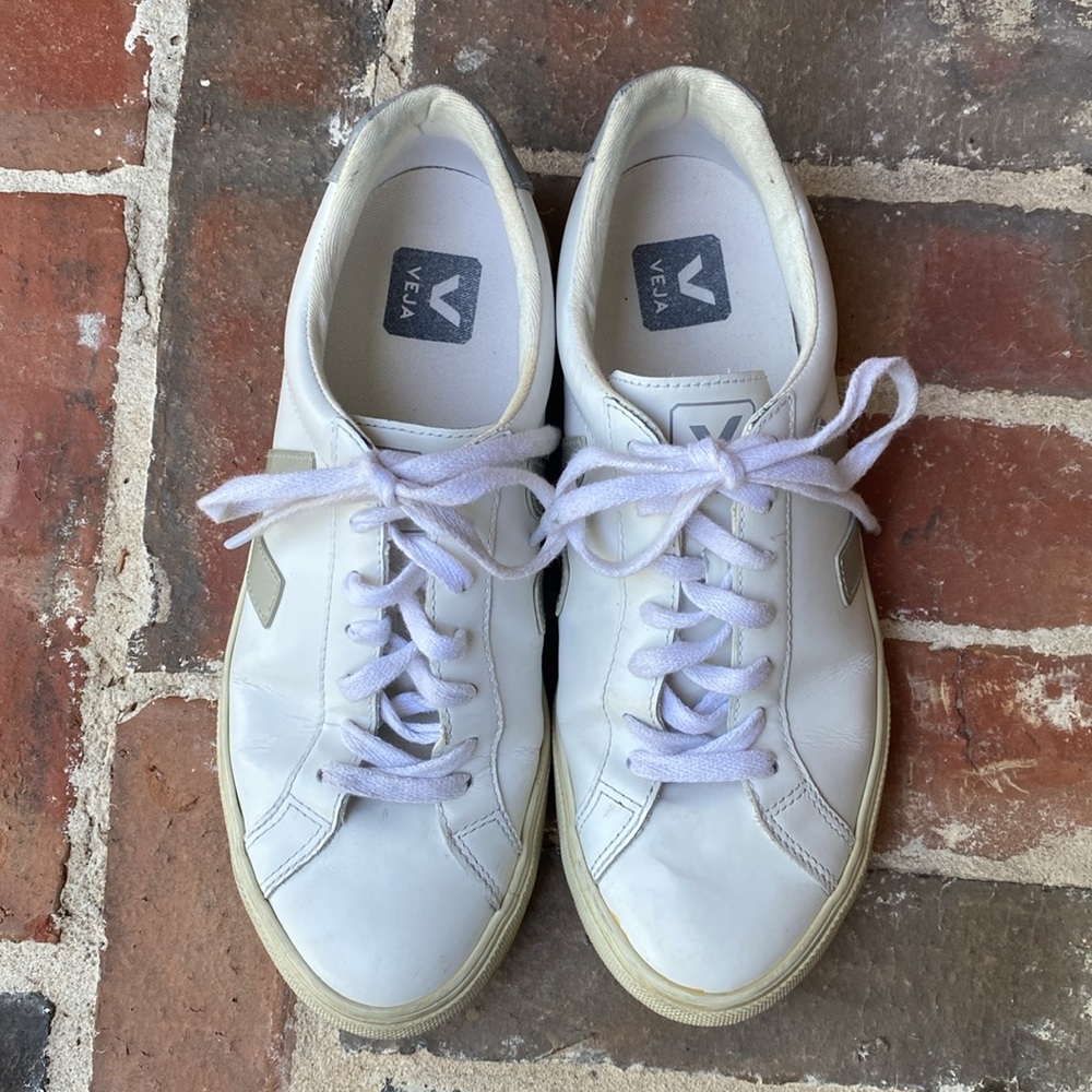 Veja low top sneakers with gray logo - Picture 9 of 16